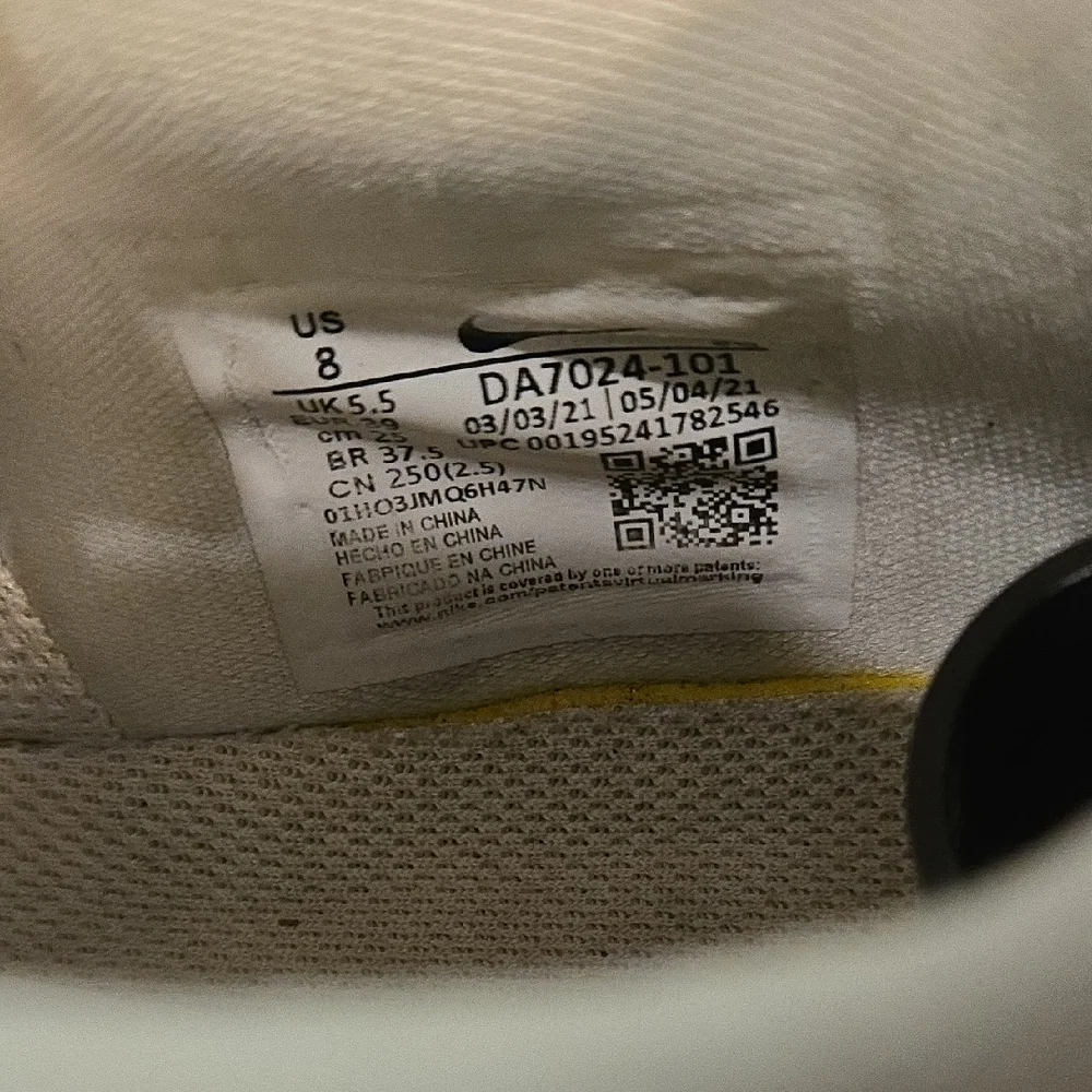 Nike Fontanka Summit White‎ and Yellow Sneakers